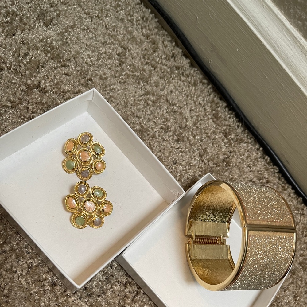 Jewelry Bundle, Earrings & Bracelet